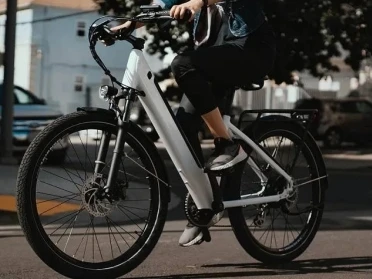 36V EBike はどのくらい速く走ることができますか?